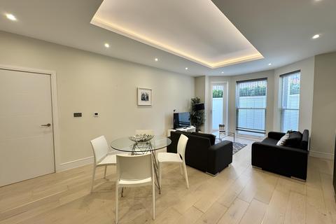 3 bedroom flat for sale, Oak Hill Road, Surbiton KT6
