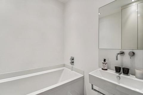 2 bedroom flat for sale, Cornwall Gardens, London