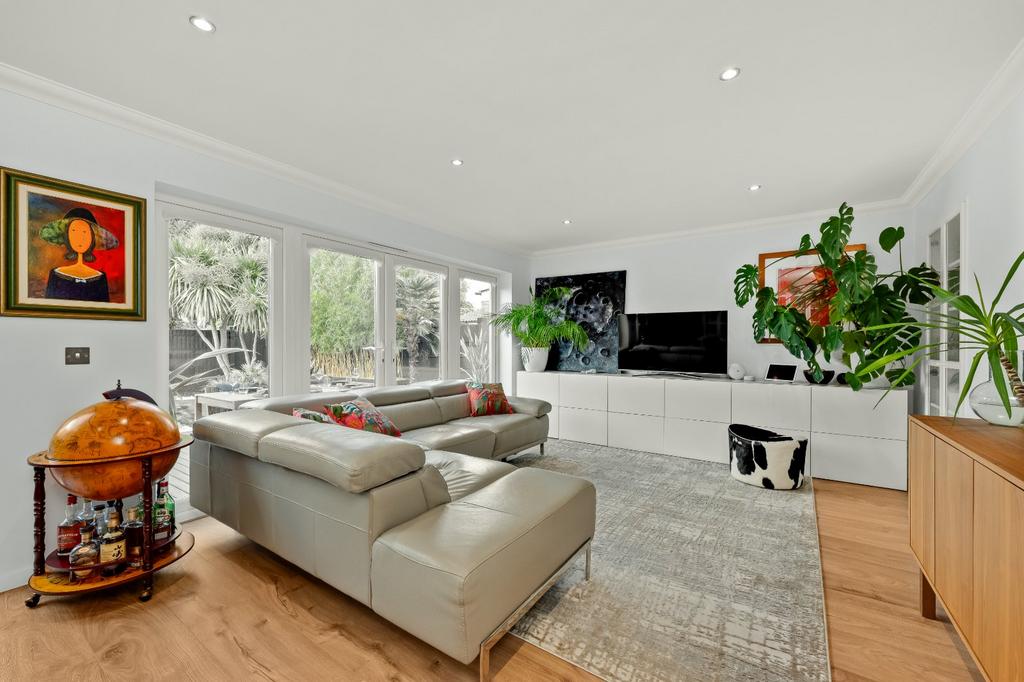 Reception/Dining Rm