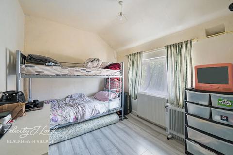 3 bedroom terraced house for sale, Eltham Green Road, London SE9