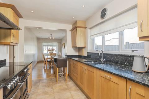4 bedroom bungalow for sale, Green Way, Longfield DA3