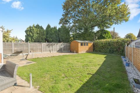 4 bedroom bungalow for sale, Green Way, Longfield DA3