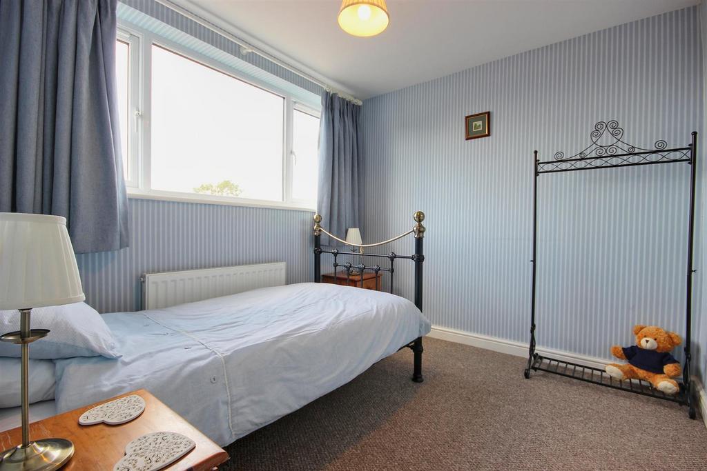 Bedroom 2 (rear)