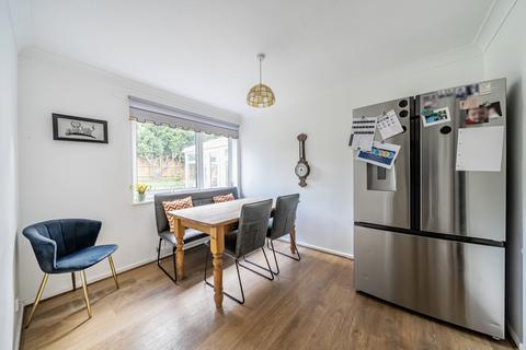 172 Foresters Drive, Wallington, SM6 9LA