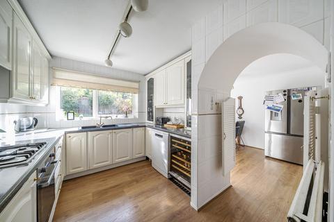 172 Foresters Drive, Wallington, SM6 9LA