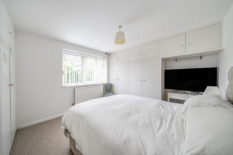 172 Foresters Drive, Wallington, SM6 9LA