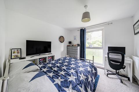 172 Foresters Drive, Wallington, SM6 9LA