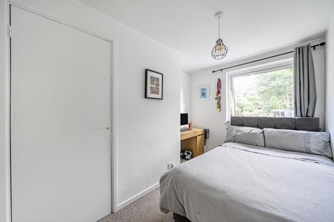 172 Foresters Drive, Wallington, SM6 9LA