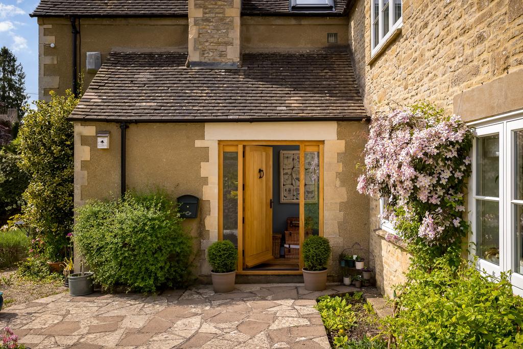 Lavender Cottage, Dunstibourne Leer, GL7 7 AS,...