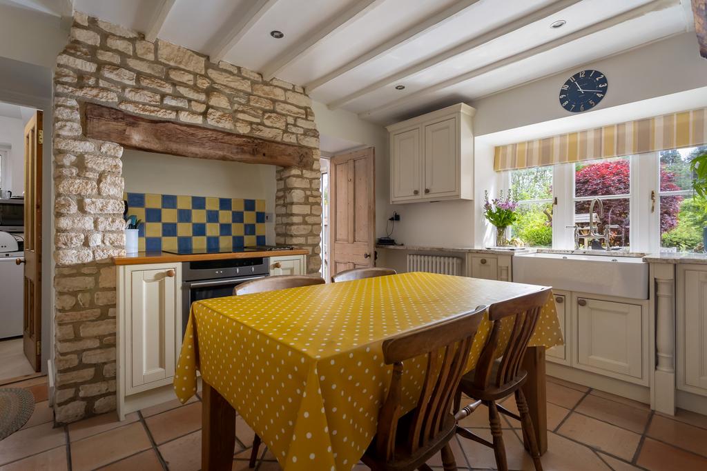 Lavender Cottage, Dunstibourne Leer, GL7 7 AS,...