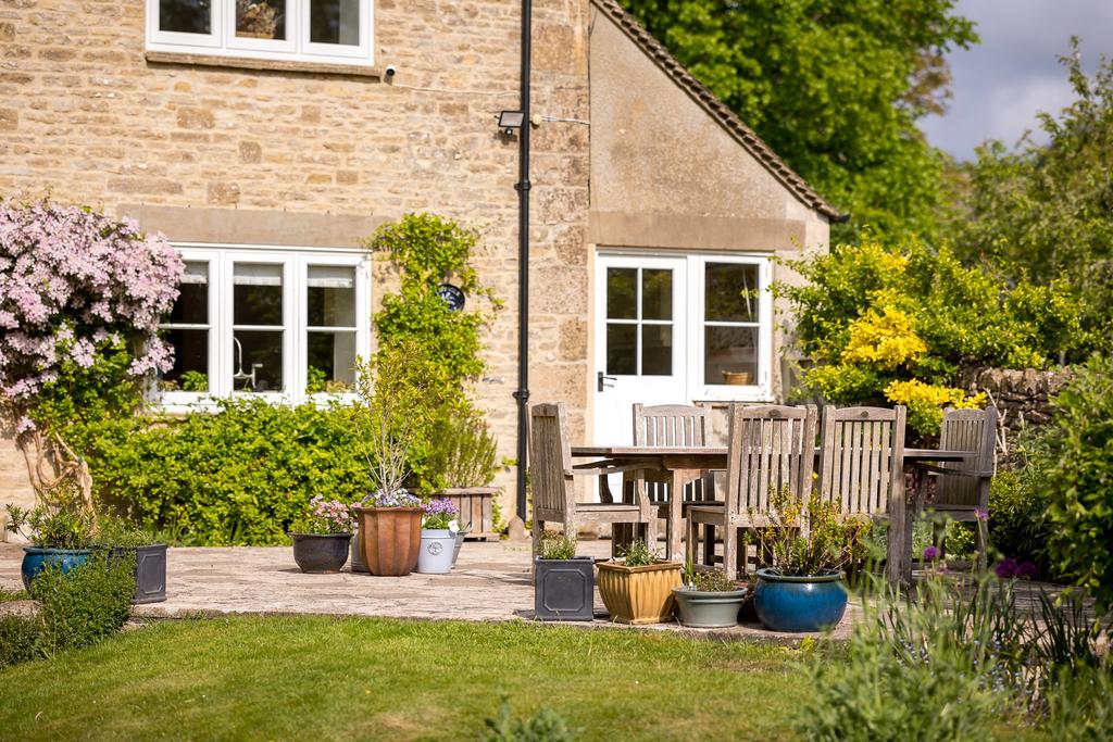 Lavender Cottage, Dunstibourne Leer, GL7 7 AS,...