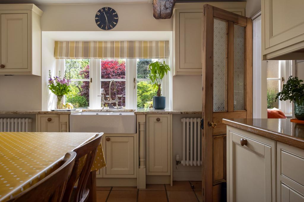 Lavender Cottage, Dunstibourne Leer, GL7 7 AS,...