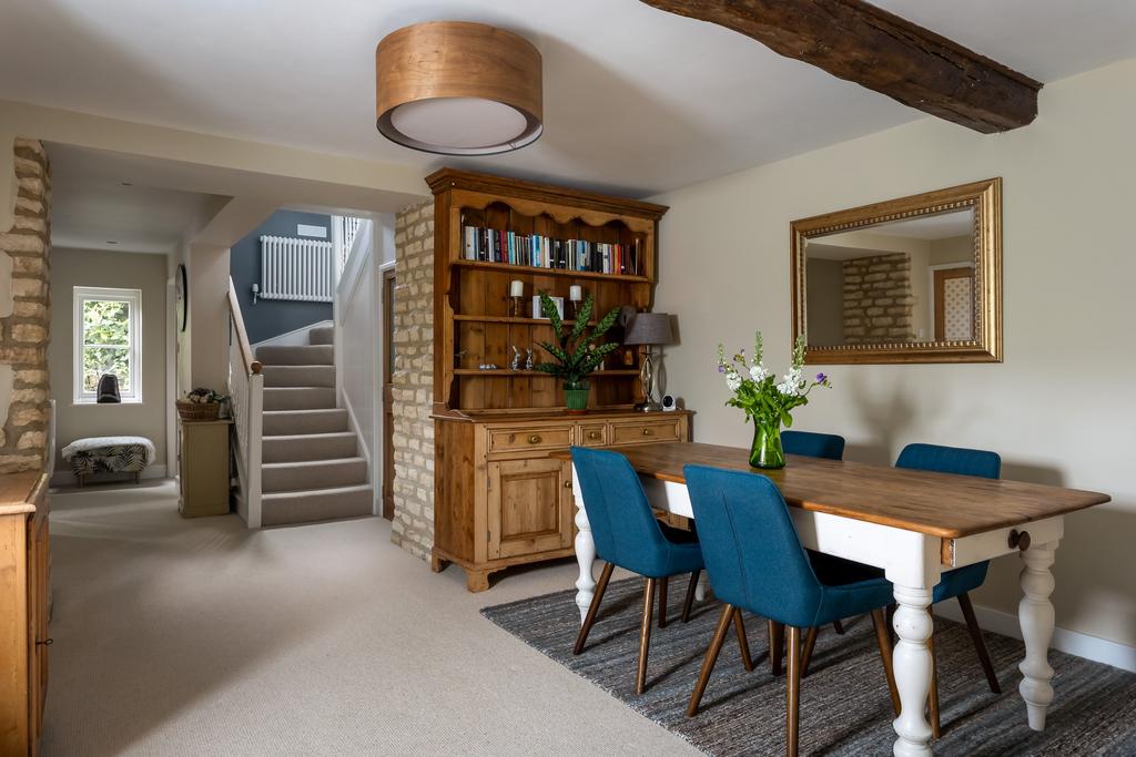 Lavender Cottage, Dunstibourne Leer, GL7 7 AS,...