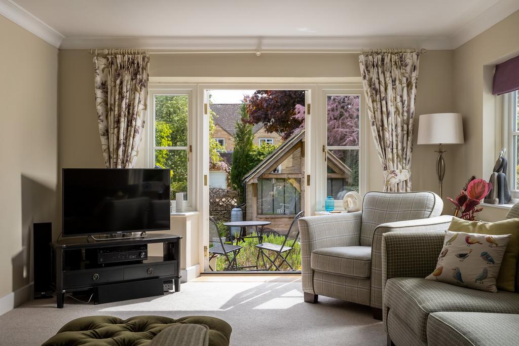Lavender Cottage, Dunstibourne Leer, GL7 7 AS,...