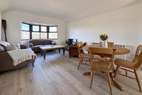 undefined, Azime Court