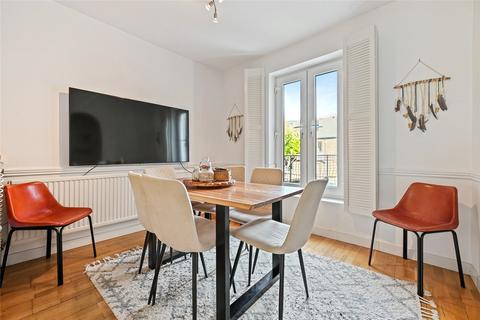 3 bedroom apartment for sale, Boscombe Road, London, W12