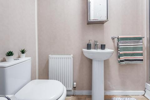 1 bedroom house to rent, BROOKFIELD ROAD, Leeds