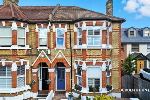 The Avenue, Hornchurch, RM12