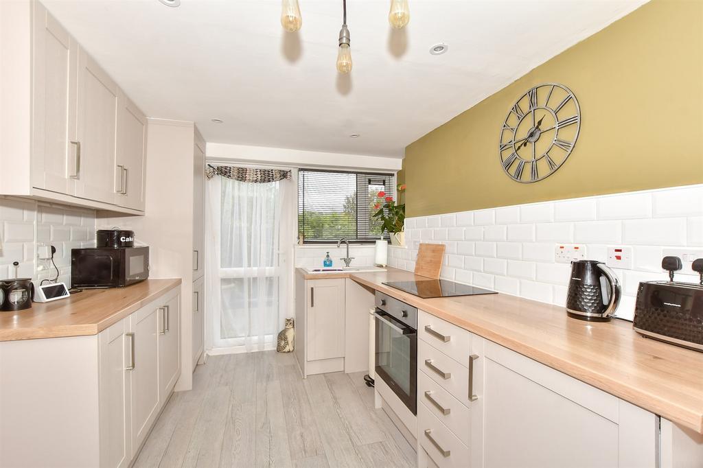 Lounge/ Kitchen