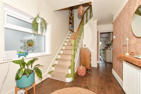 4 bedroom semi-detached house for sale, Segrave Crescent, Folkestone CT19