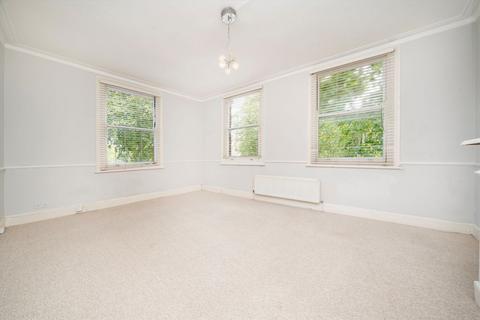 2 bedroom flat for sale, Chiswick High Road, London W4