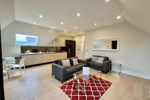 2 bedroom flat for sale, Oak Hill Road, Surbiton KT6