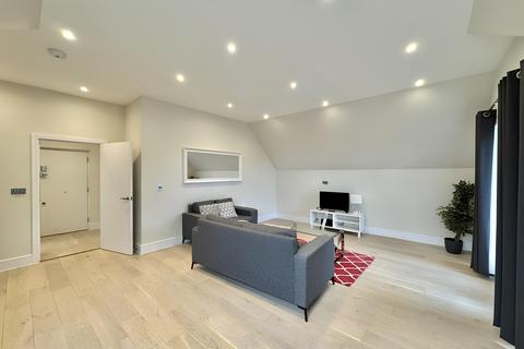 2 bedroom flat for sale, Oak Hill Road, Surbiton KT6