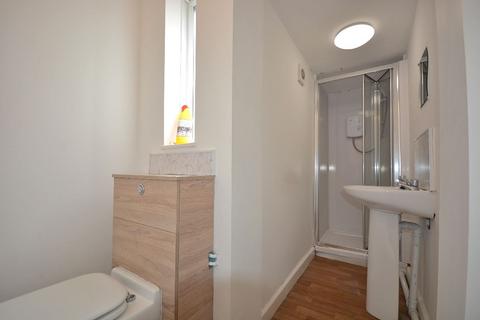 6 bedroom end of terrace house to rent, Jubilee Road, Sutton-in-Ashfield