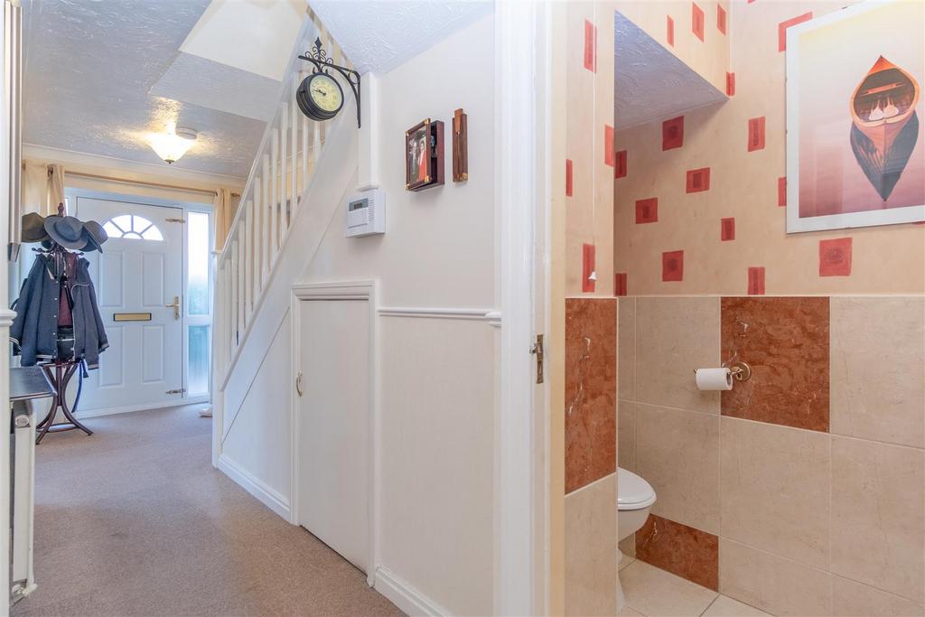 Entrance Hall/WC