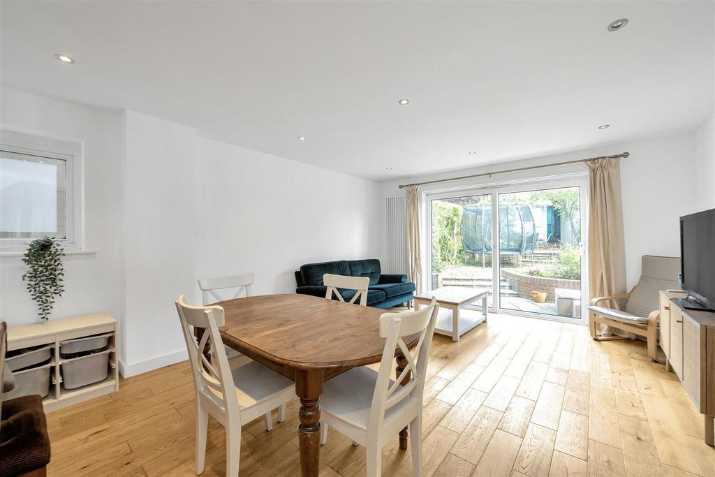 47a Sailsbury-Road - Living Room.jpg