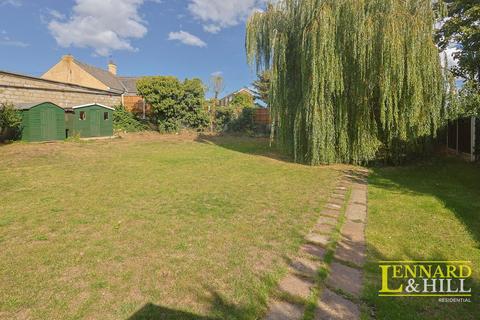 3 bedroom detached bungalow for sale, Sandy Lane, Chadwell St Mary RM16