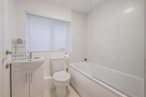 6 The Forge, Rastrick, Brighouse, HD6 3SJ