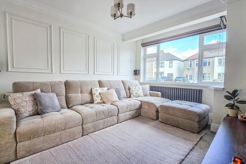 3 bedroom semi-detached house for sale, Essex Road, Romford, RM7