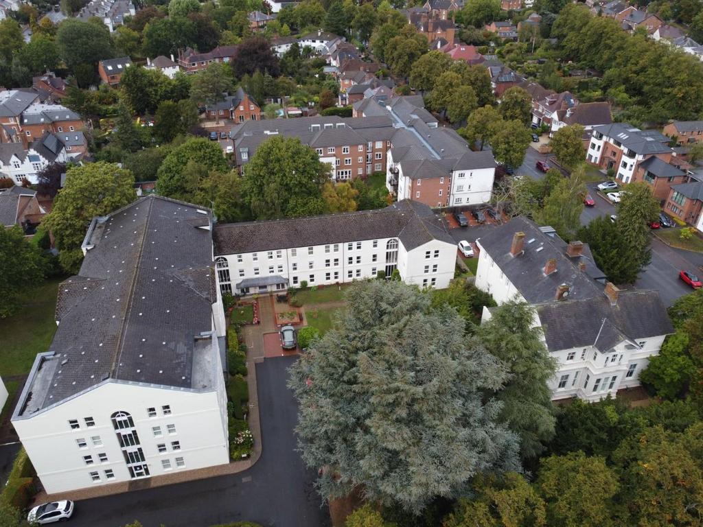 7 Oakfield House CV32-4.jpg