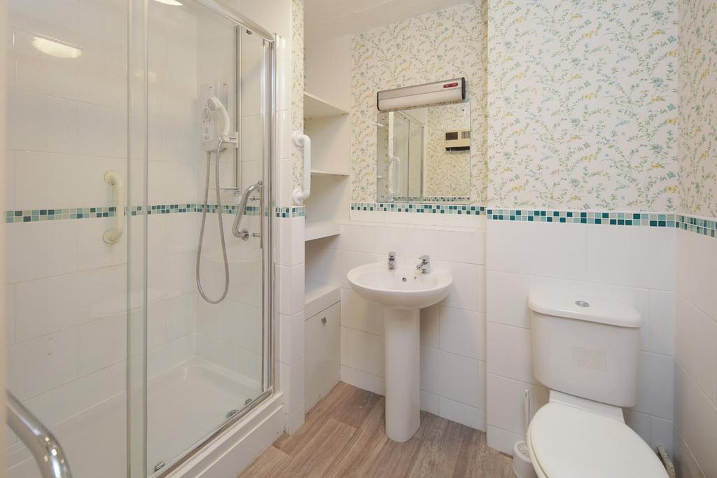 7 Oakfield House CV32-15.jpg