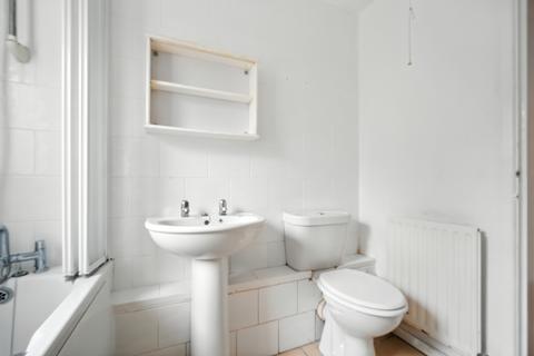 3 bedroom flat for sale, London Road, Waterlooville PO8