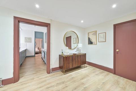 2 bedroom flat for sale, Belsize Park Gardens, Belsize Park, London, NW3