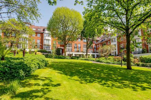 3 bedroom flat for sale, Kidderpore Avenue, Hampstead, London, NW3
