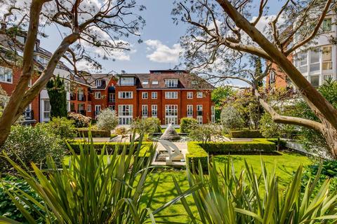 3 bedroom flat for sale, Kidderpore Avenue, Hampstead, London, NW3