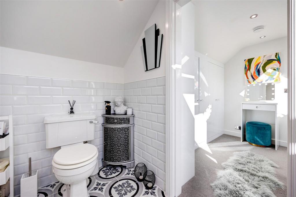 En-suite Bathroom