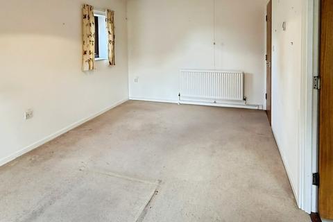 1 bedroom flat for sale, St Pauls Close, Oadby, LE2