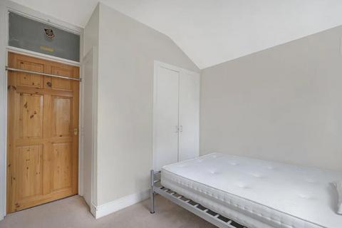 undefined, Melrose Avenue, Mitcham