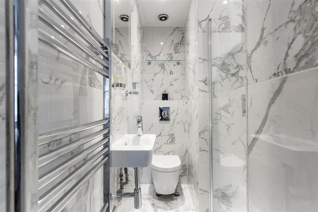 En Suite Bathroom