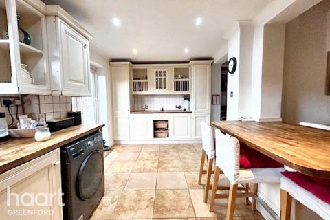 4 bedroom terraced house for sale, Kings Avenue, Greenford