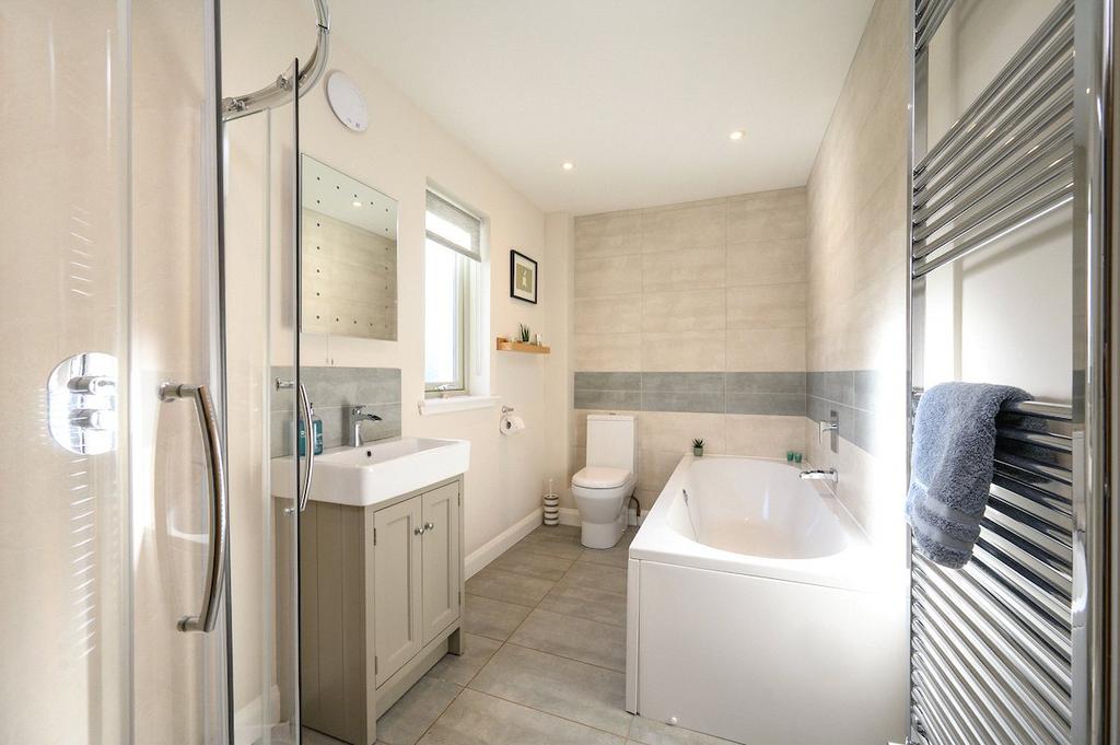 Loch Hse-Bathroom