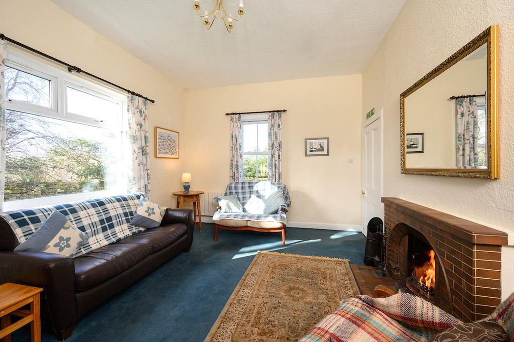 Lodge Cot-Sit Rm