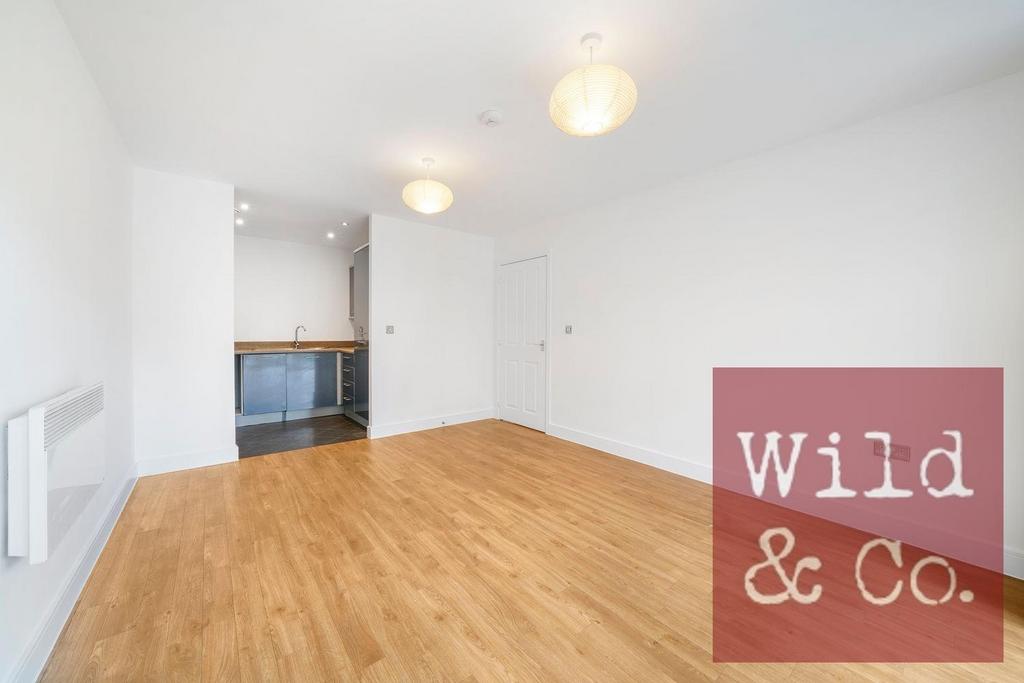 Fenland House - 8 Tg DJ8 VUm MW2d OUxm Jun.jpg
