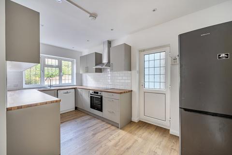 4 bedroom detached house for sale, Broomcroft Close, Pyrford, GU22