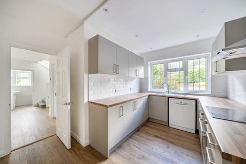 4 bedroom detached house for sale, Broomcroft Close, Pyrford, GU22