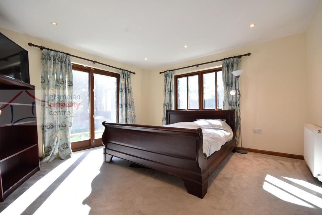 Bed 1 ground floor.JPG